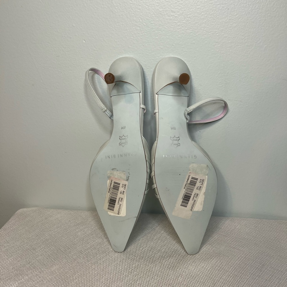 Gianni Bono size 8M mint green heels